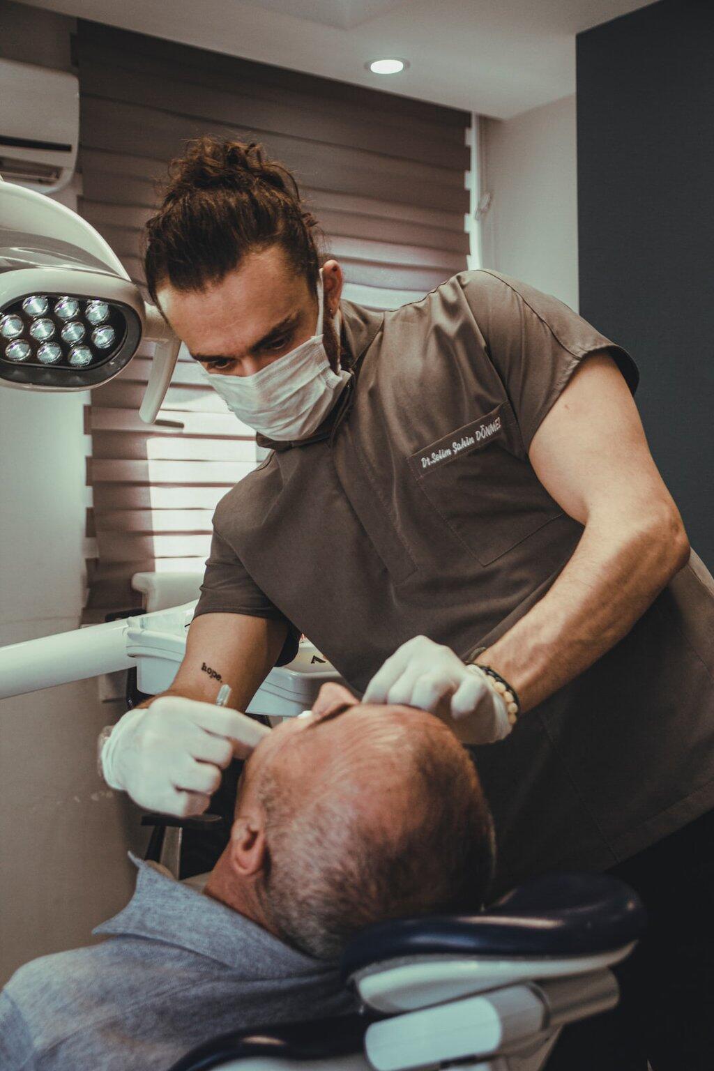 can diabetics get dental implants